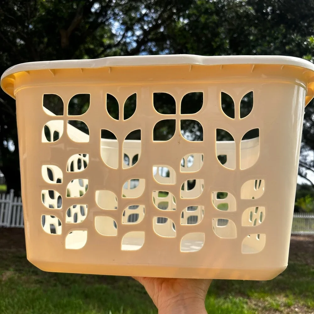 Vintage‎ Rubbermaid 2968 Almond Beige Floral Tulip Cutout Laundry Basket Square